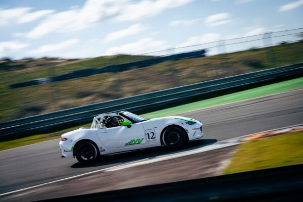 Mazda MX5 Raceauto - Afbeelding 2